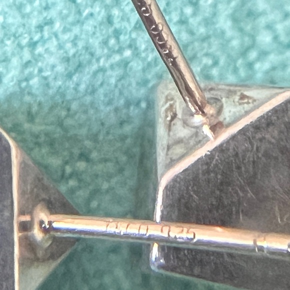 Tiffany & Co • Sterling Silver Solid Box Cube Stud Earrings 8gr - Picture 6 of 9
